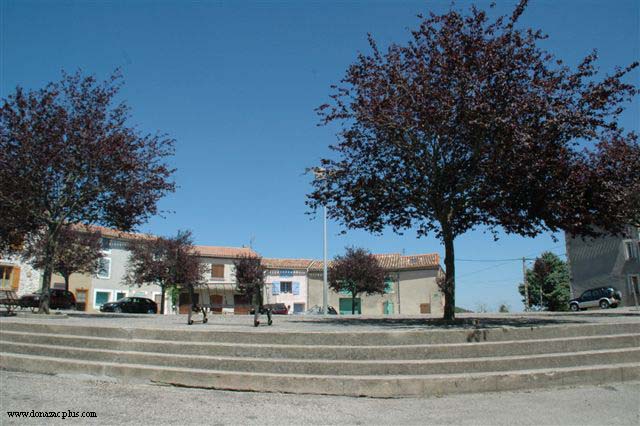 Place from Rue de la Fontaine